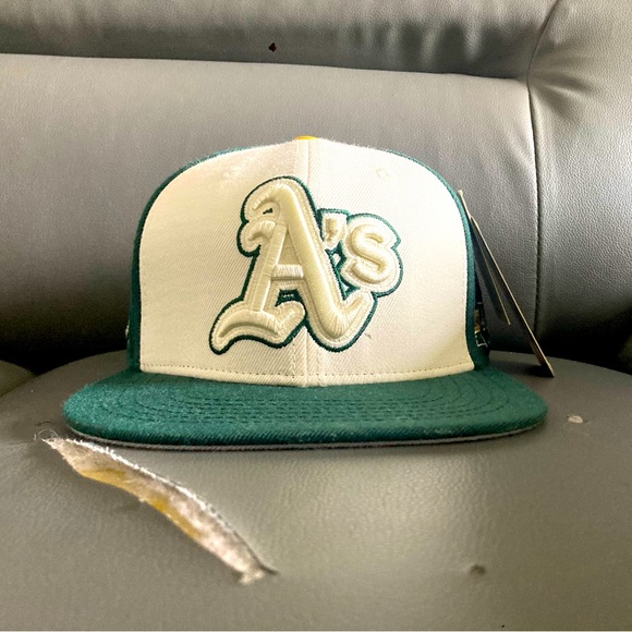 A’s Hat - Picture 1 of 4